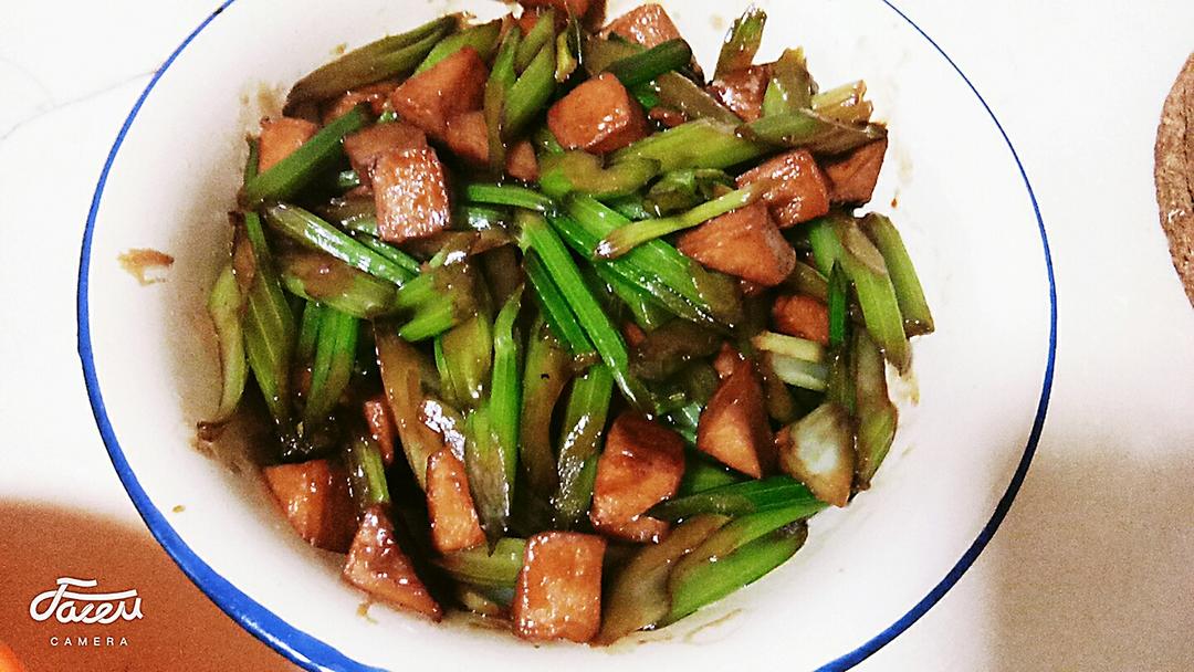 鱼豆腐炒芹菜