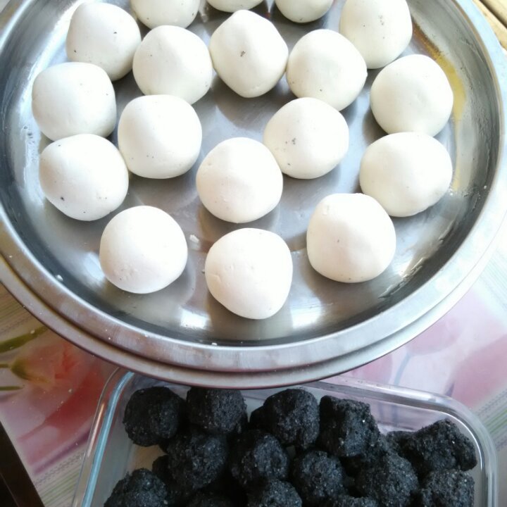 黑芝麻汤圆