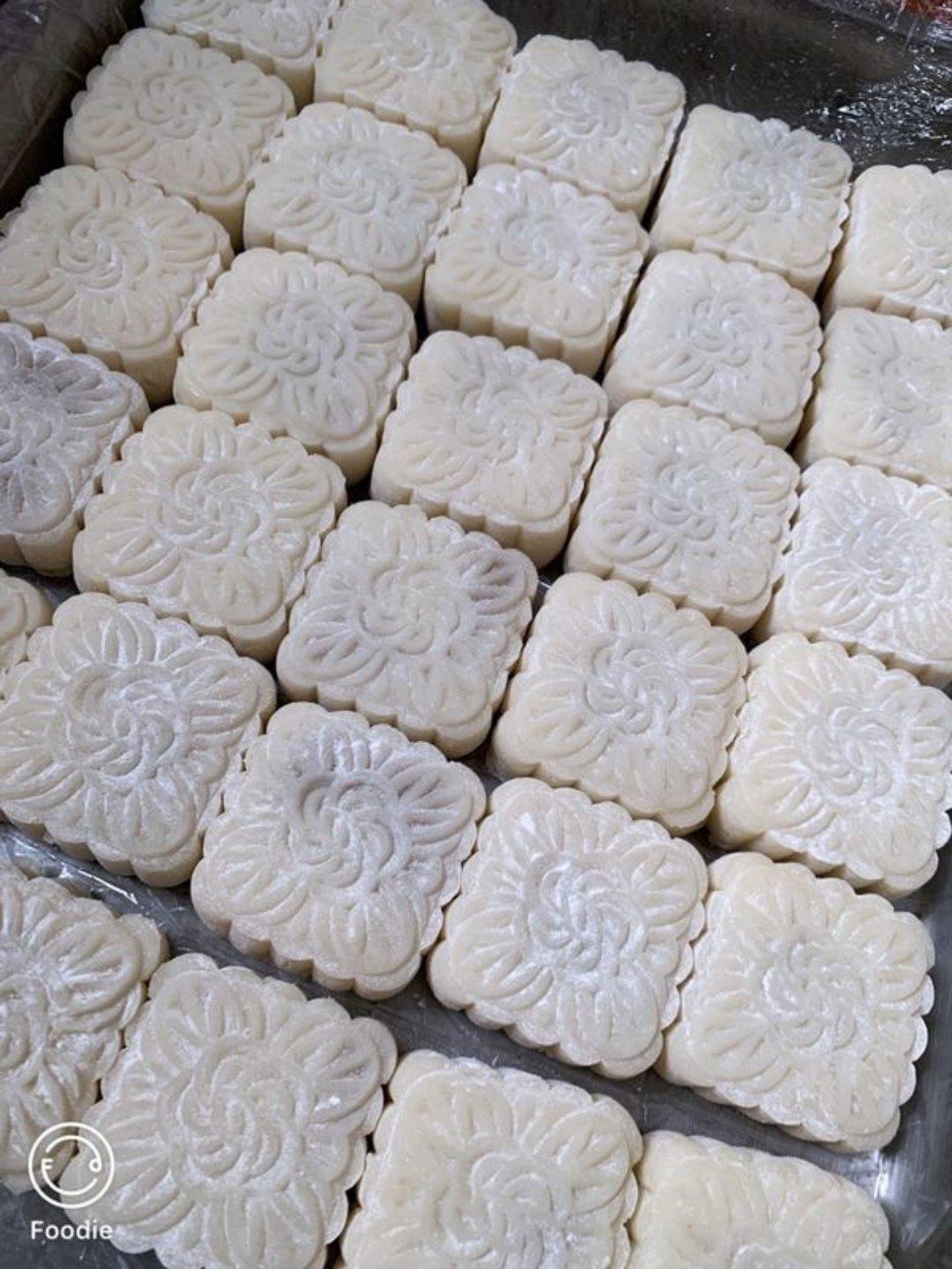 紫薯冰皮月饼