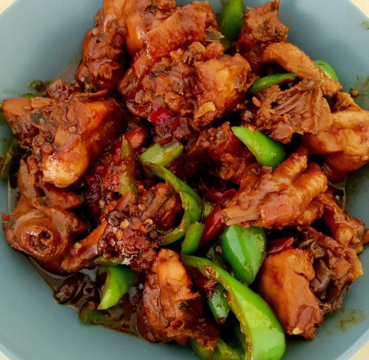 青椒辣酱炒鸡腿肉
