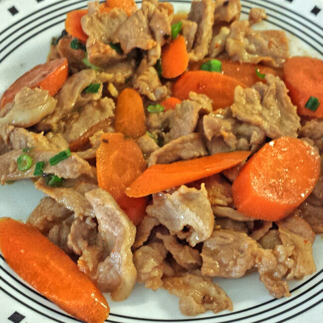 胡萝卜炒肉片