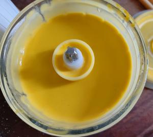 宝宝辅食: 奶香南瓜蛋羹的做法 步骤3
