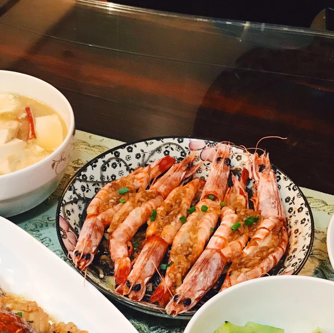 蒜蓉粉丝蒸大虾
