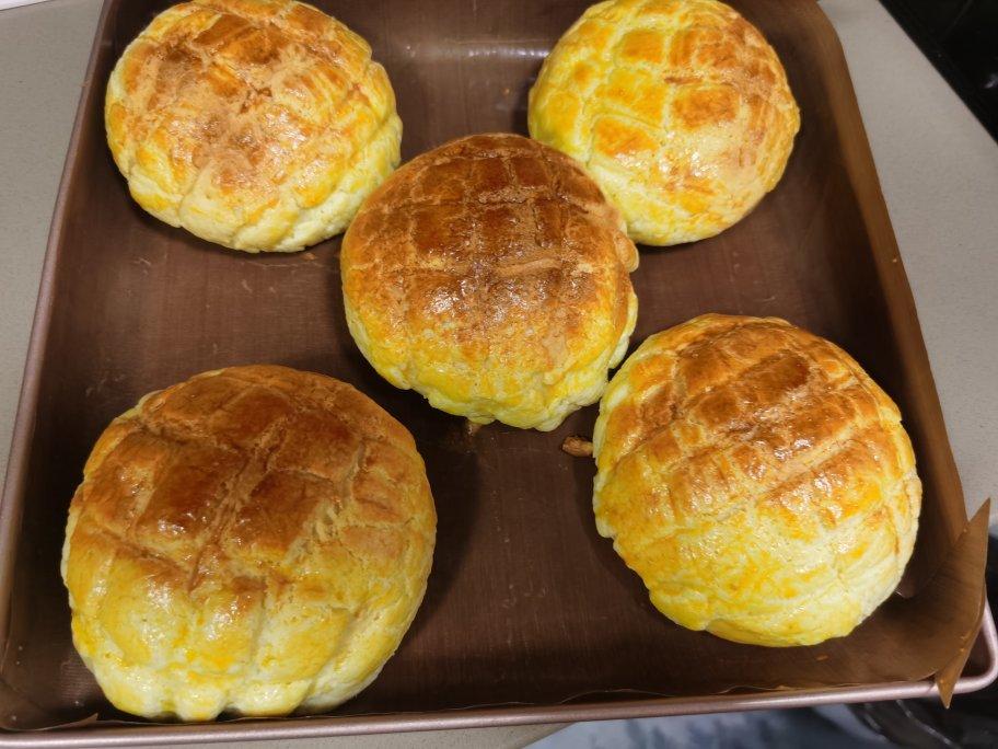 好吃到炸裂的港式菠萝包（附带制作酥皮的小视频）