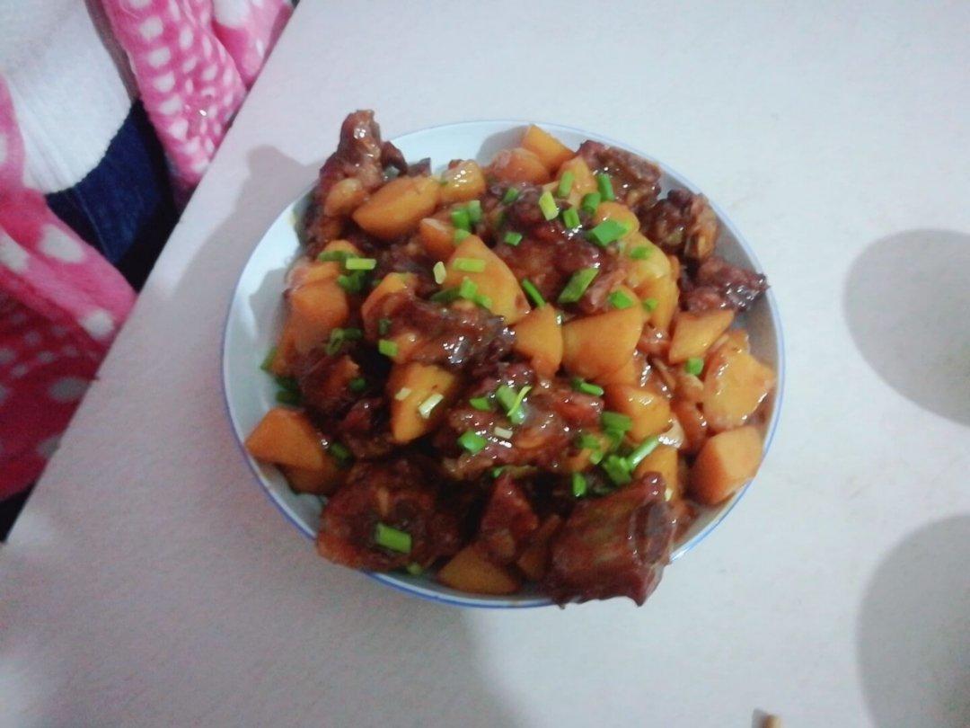 红烧排骨土豆