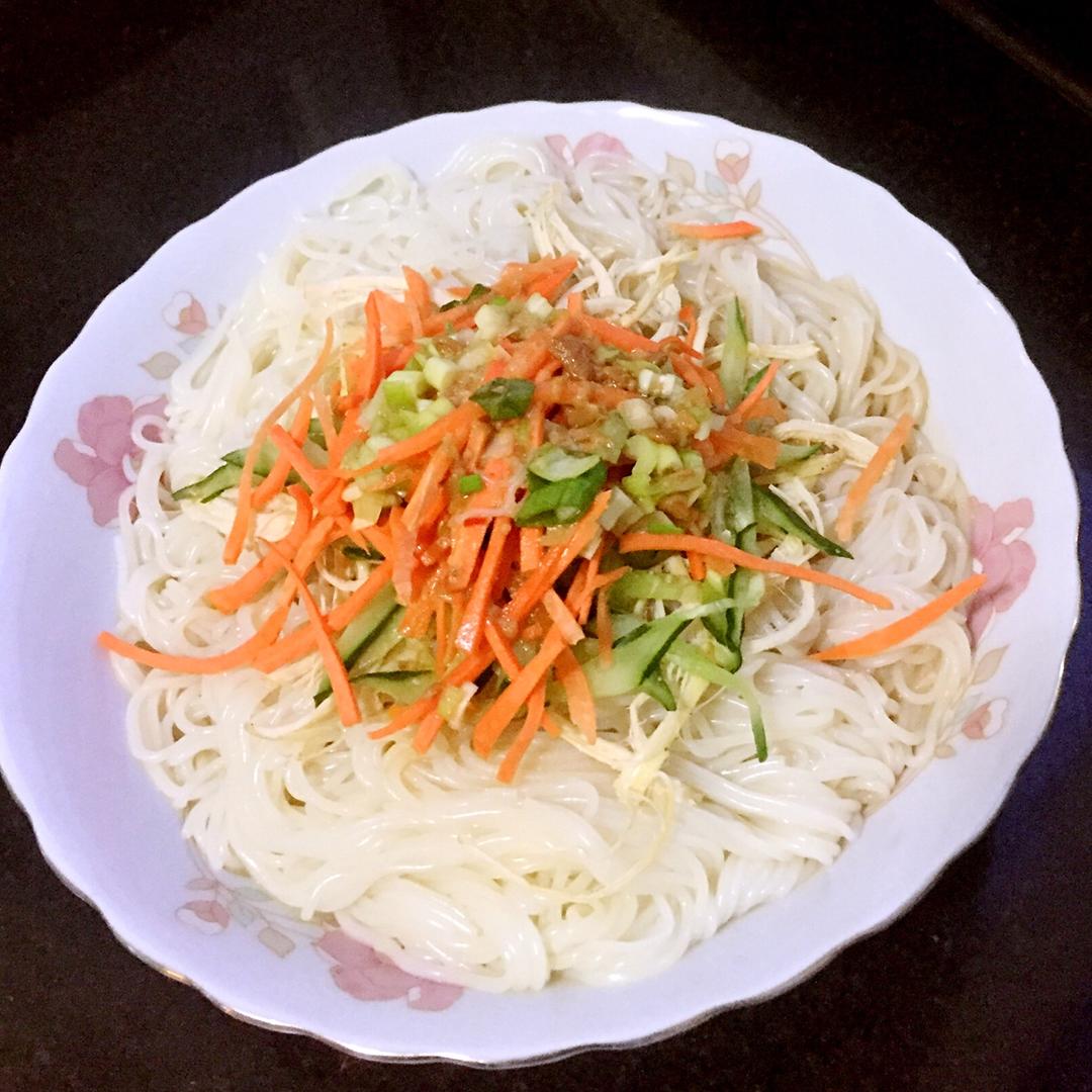 鸡丝凉面