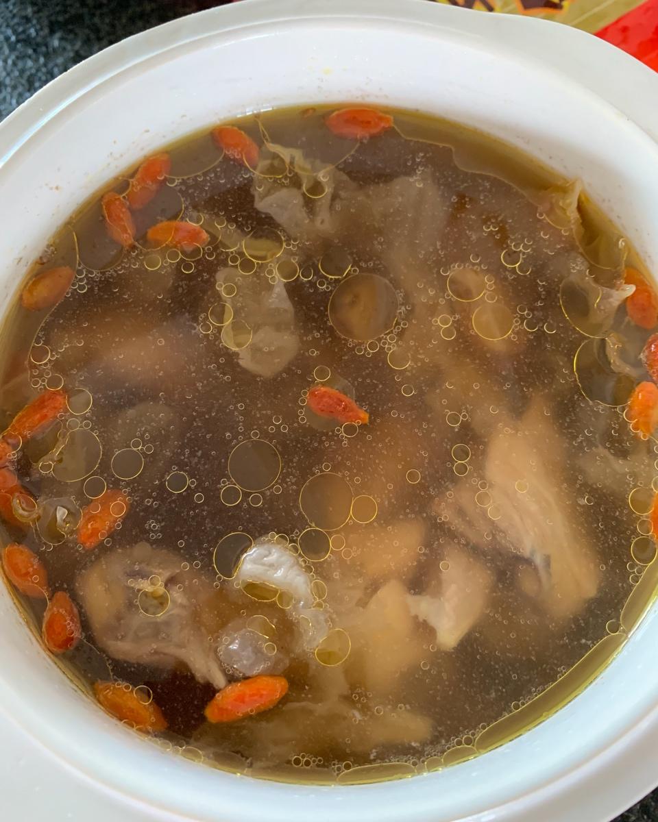 当归红枣枸杞炖鸡汤