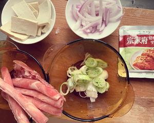 韩式 泡菜牛肉豆腐汤的做法 步骤1
