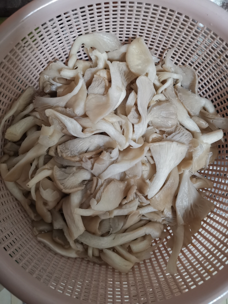 袖珍菇炒火腿的做法 步骤1