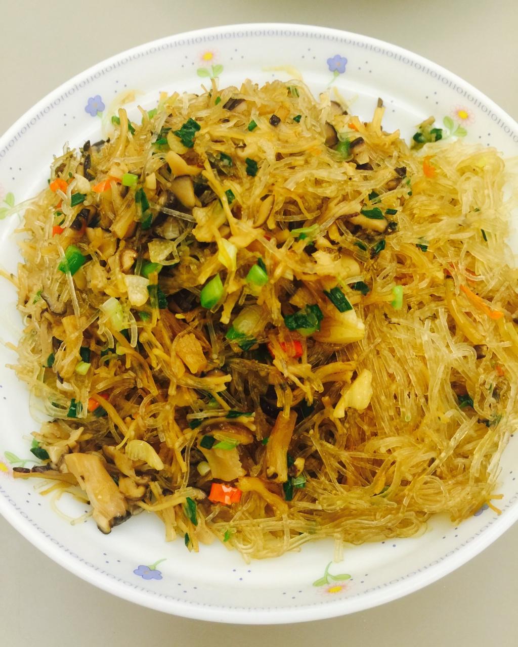 香菇干贝粉丝煲