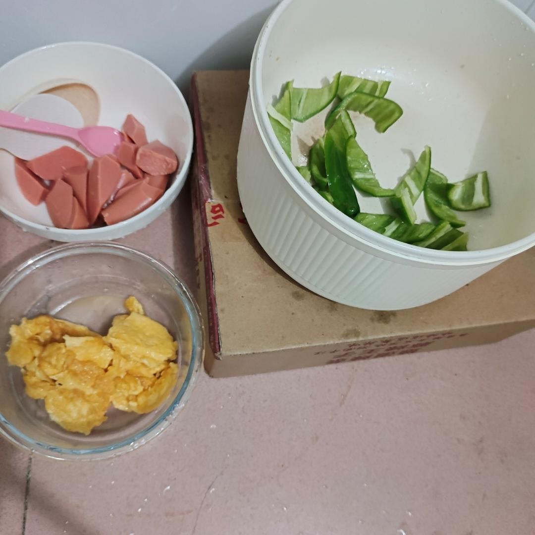 青椒火腿炒鸡蛋