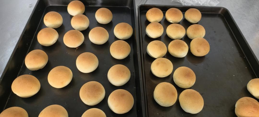 一次发酵，松软拉丝的牛奶小餐包