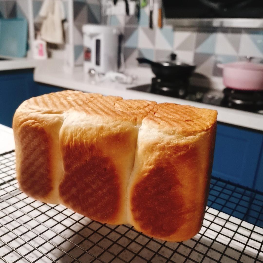 软到拿不起来的生吐司
