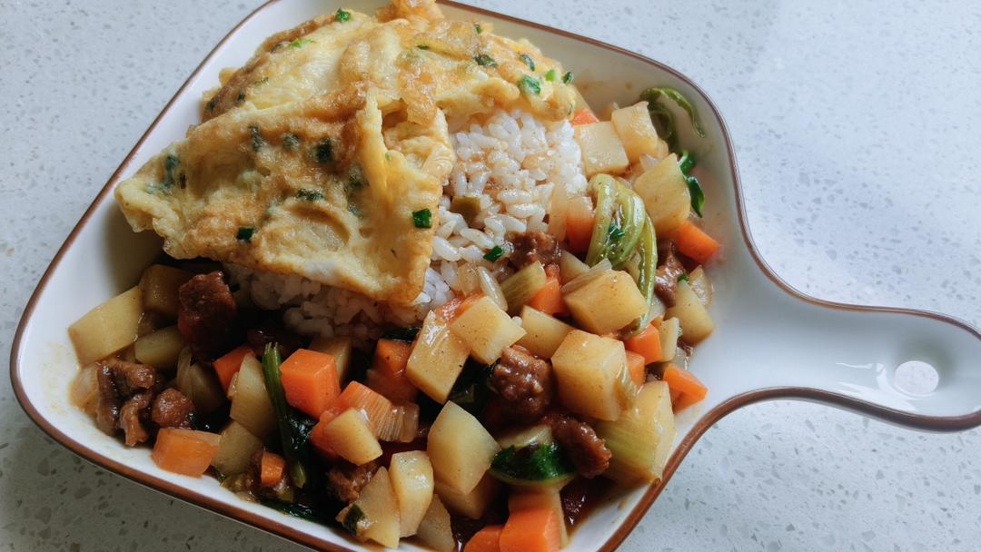 土豆牛肉咖喱饭