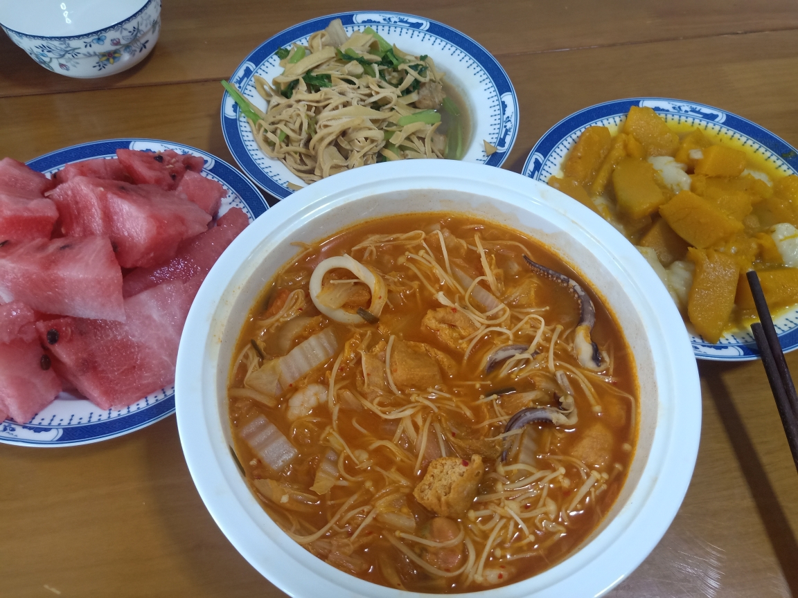 韩式泡菜海鲜汤