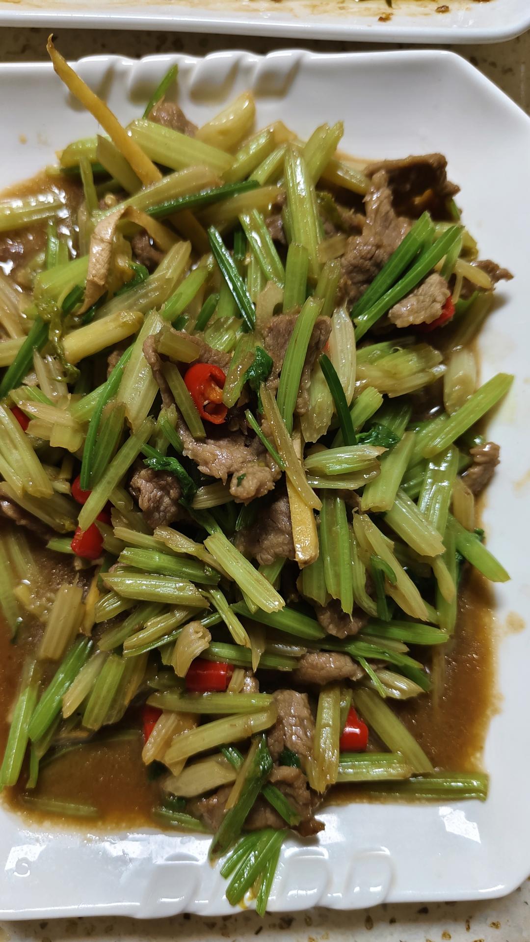 小炒牛肉（肉嫩味香）