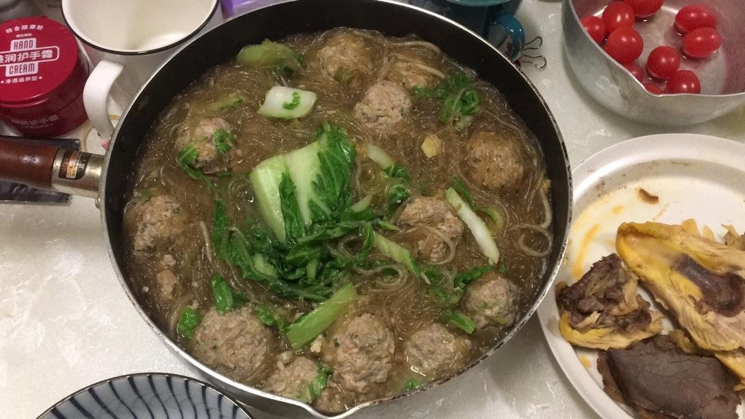 白菜粉条炖丸子