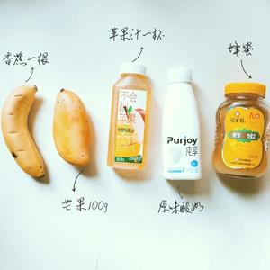 芒果香蕉奶昔--热带早餐饮品的做法 步骤1