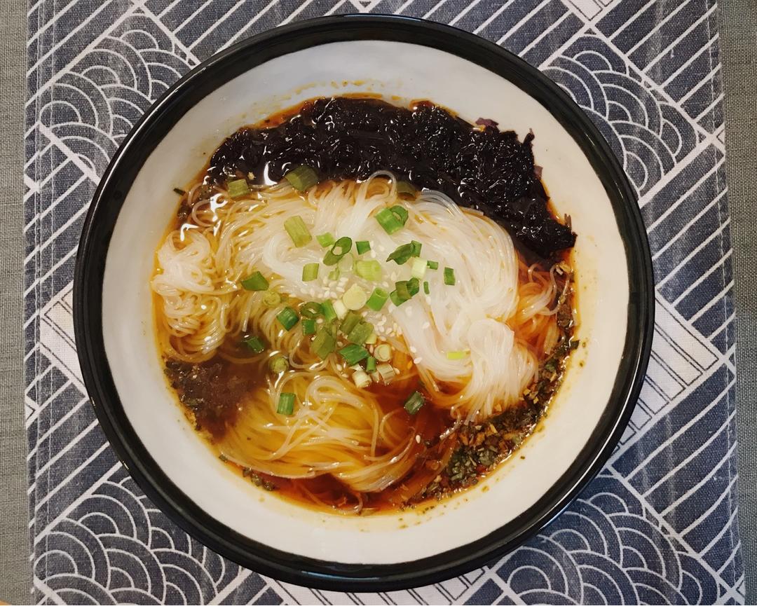 酸菜米粉汤