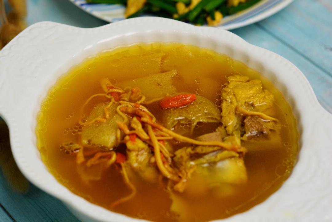 虫草花竹荪排骨汤