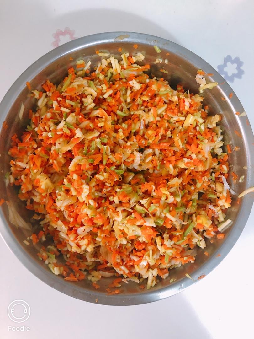 胡萝卜木耳鸡蛋素包子