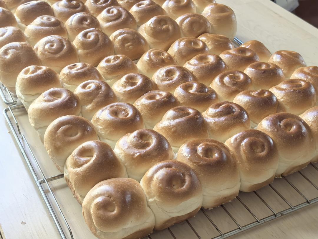 脆底蜂蜜小面包