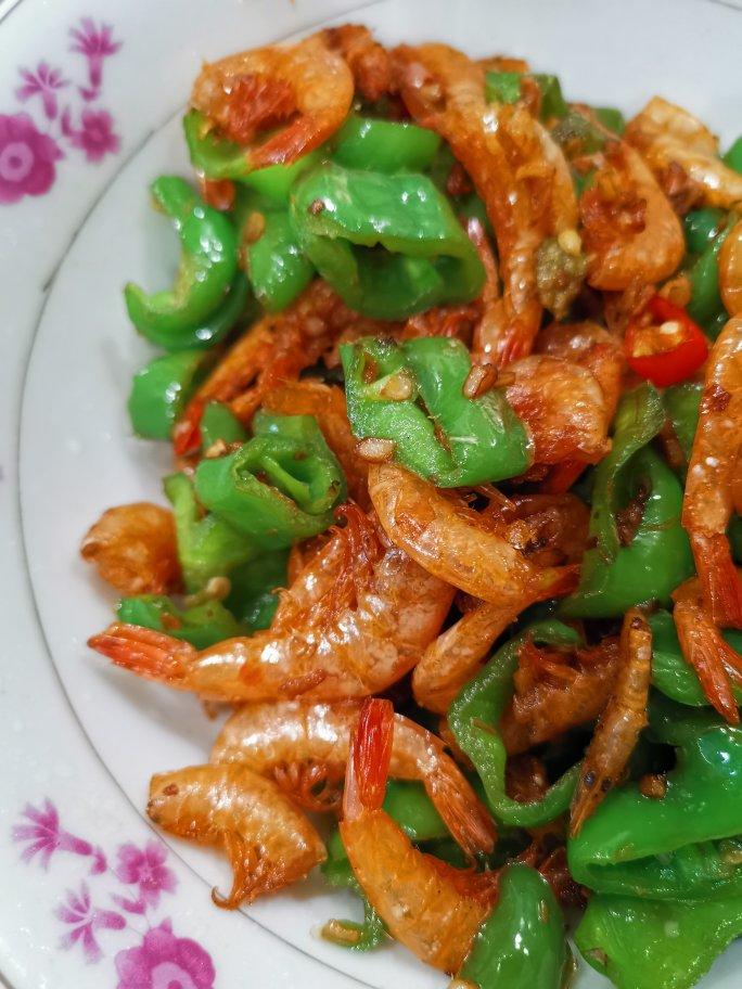 家常徽菜：青椒炒小河虾