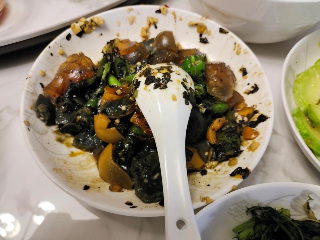 擂辣椒皮蛋-经典湘菜下饭菜