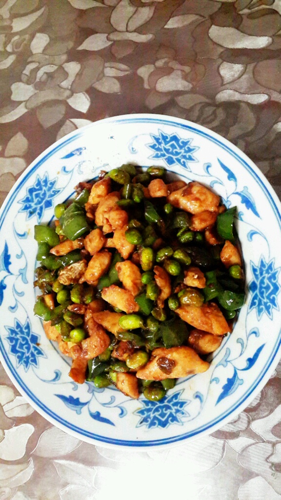毛豆炒鸡丁