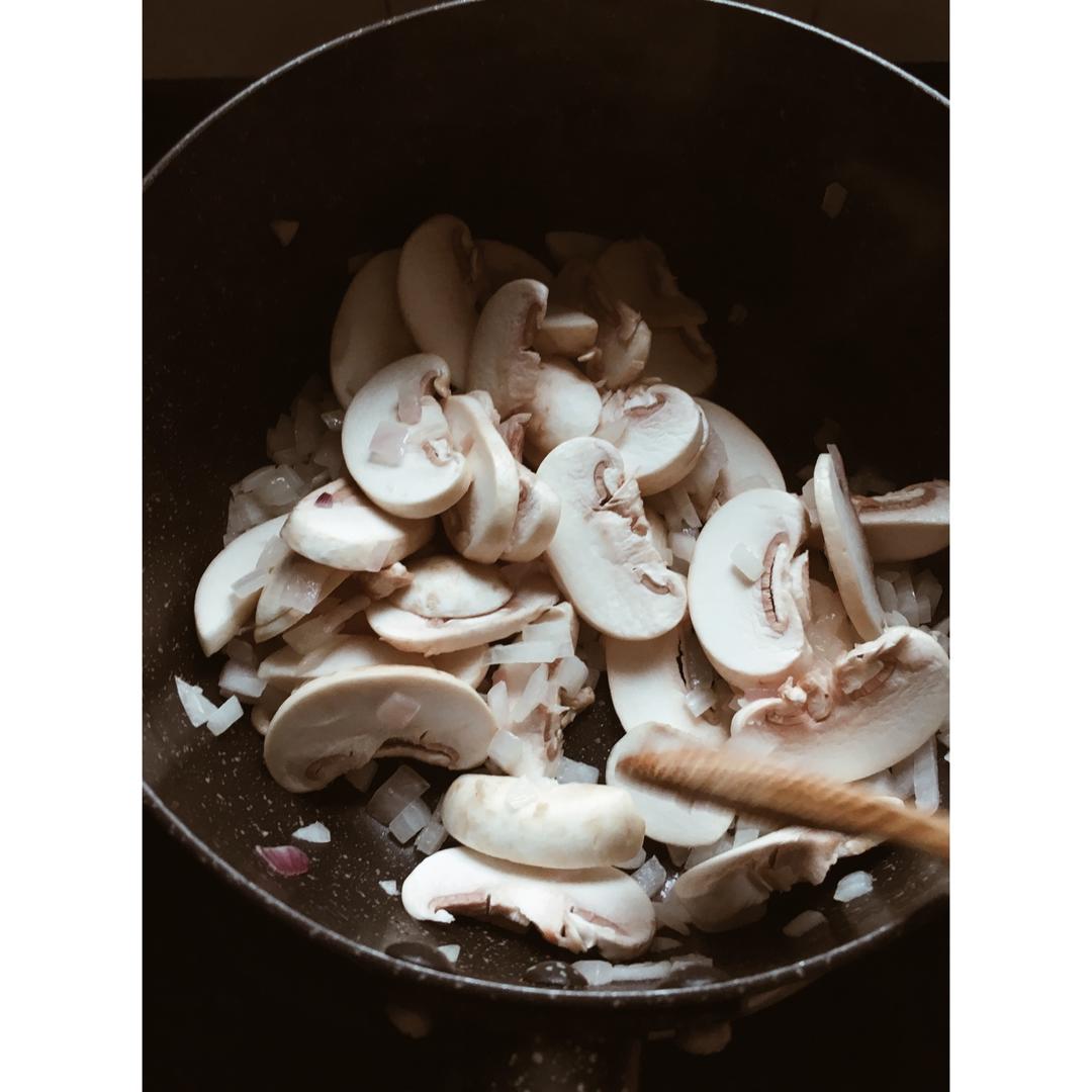 奶油蘑菇汤（完美比例版）
