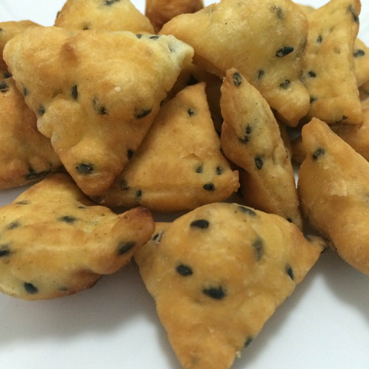 咸黑芝麻脆片--油炸快手零食