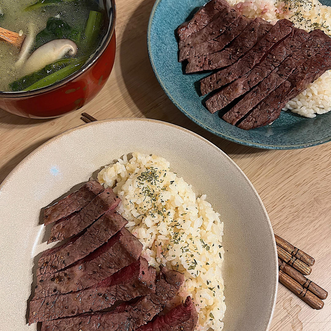 日式牛排饭Steak Donburi