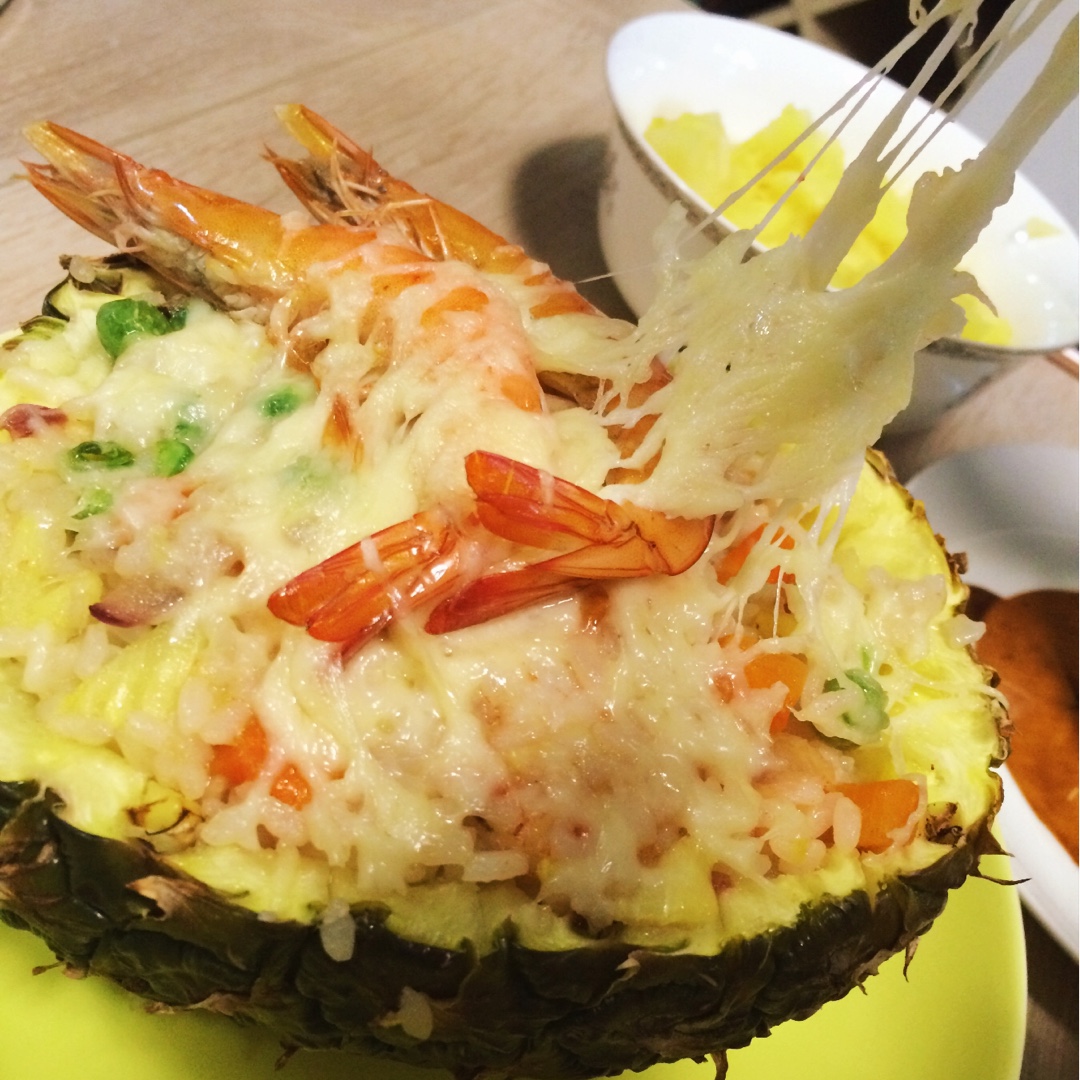 菠萝大虾焗饭