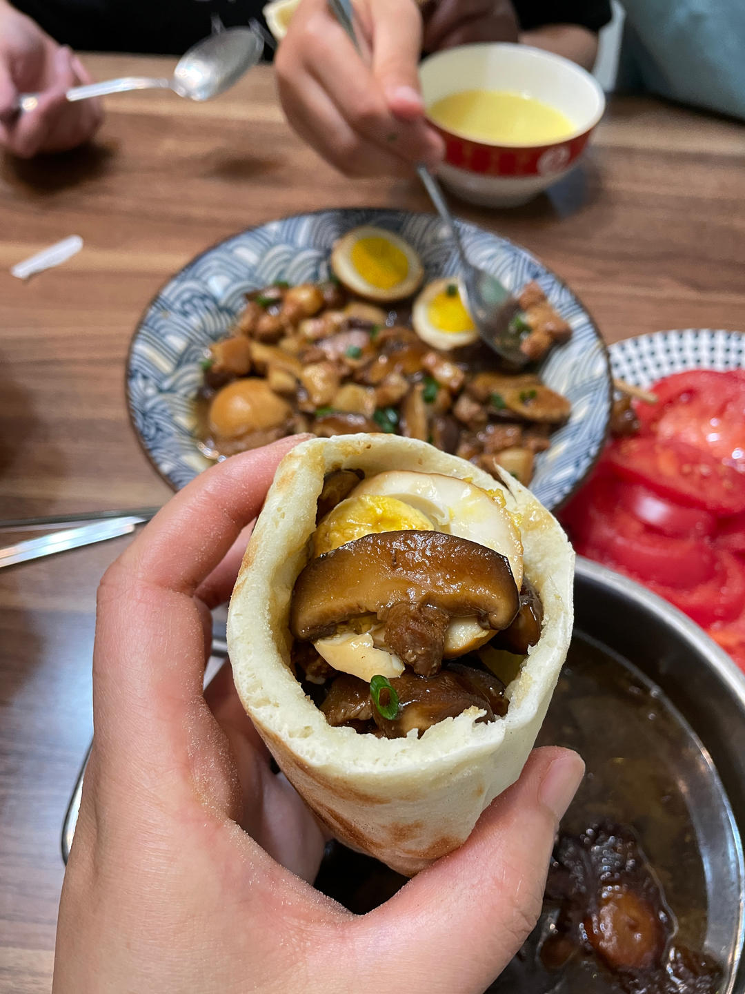 蓬松暄软「发面口袋饼」的做法，万物皆可夹！