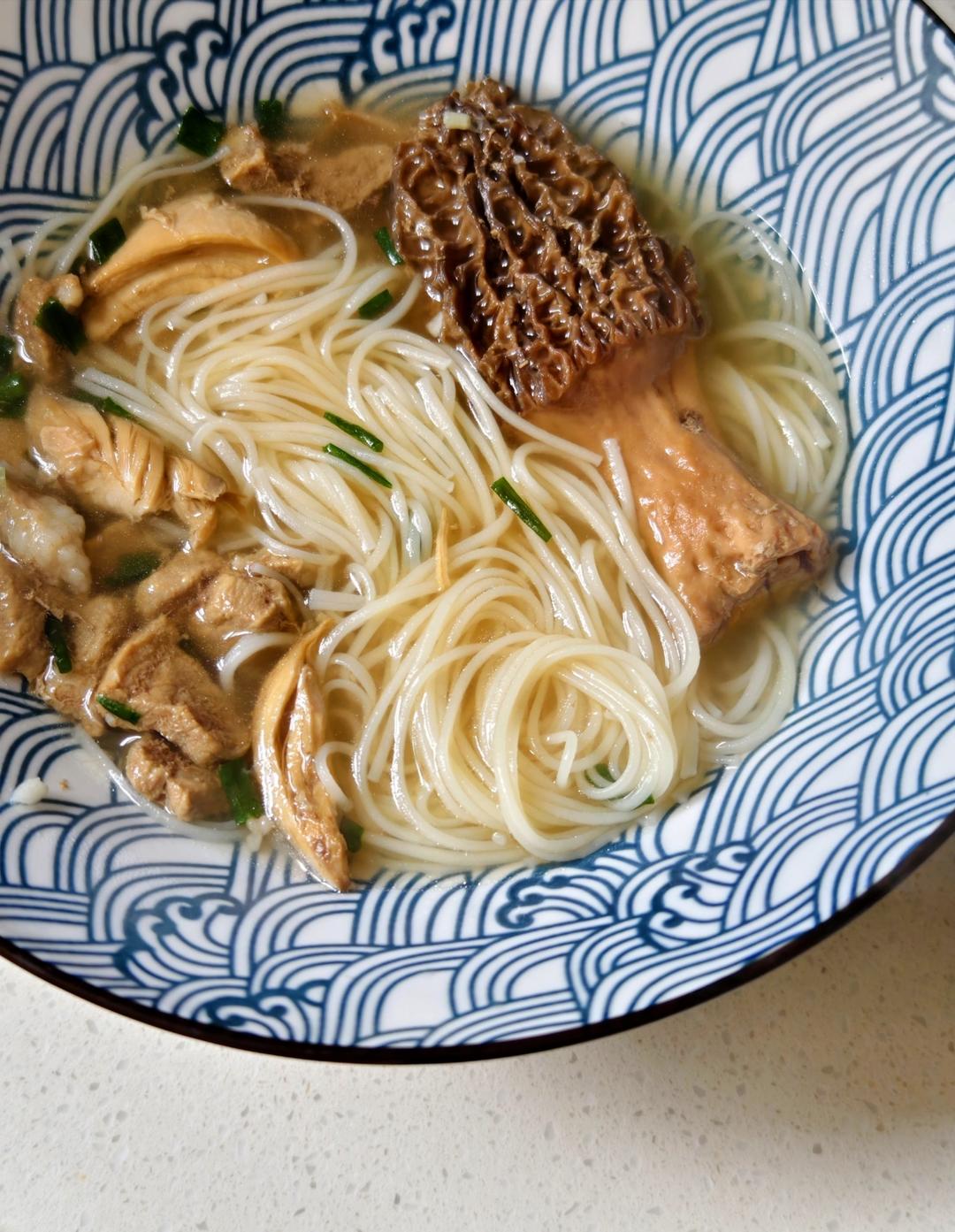 羊肚菌瘦肉汤