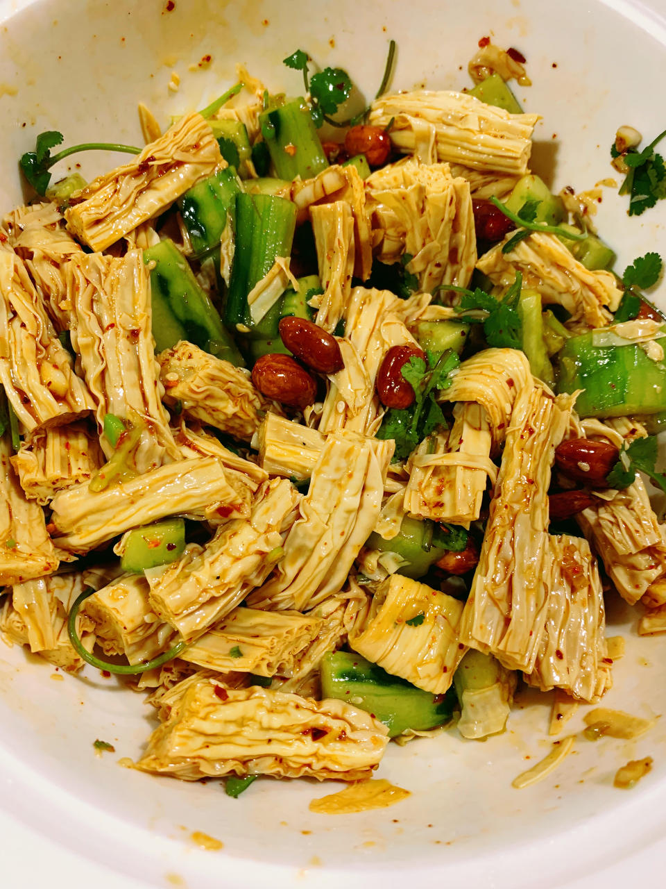 上桌就秒光的爽口凉菜～黄瓜拌腐竹