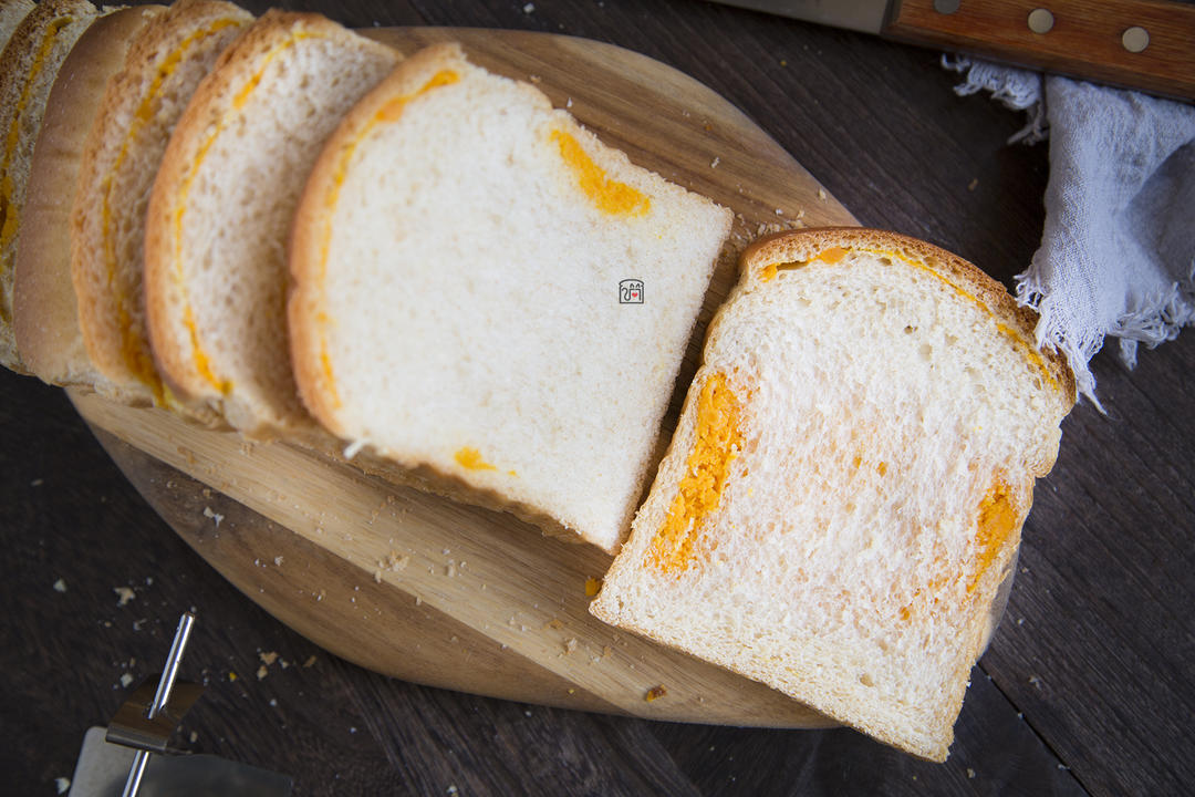 咸蛋黄馅的全麦吐司🍞的做法 步骤16