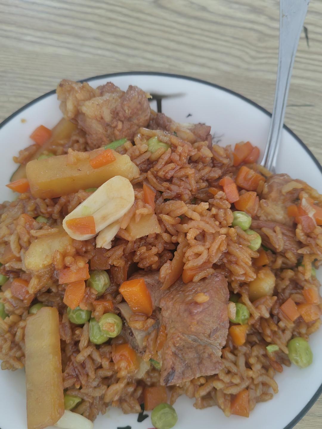 【排骨焖饭】
