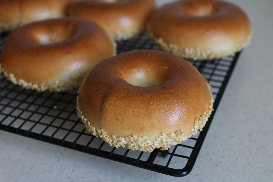 奶盐芝麻脆底贝果🥯咸香酥脆🧈奶味浓郁