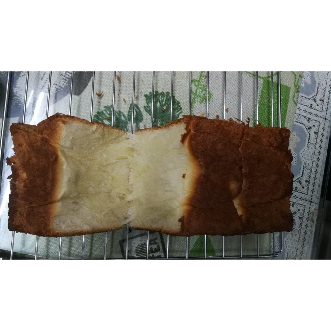 吐司，奶香手撕面包，超级香浓