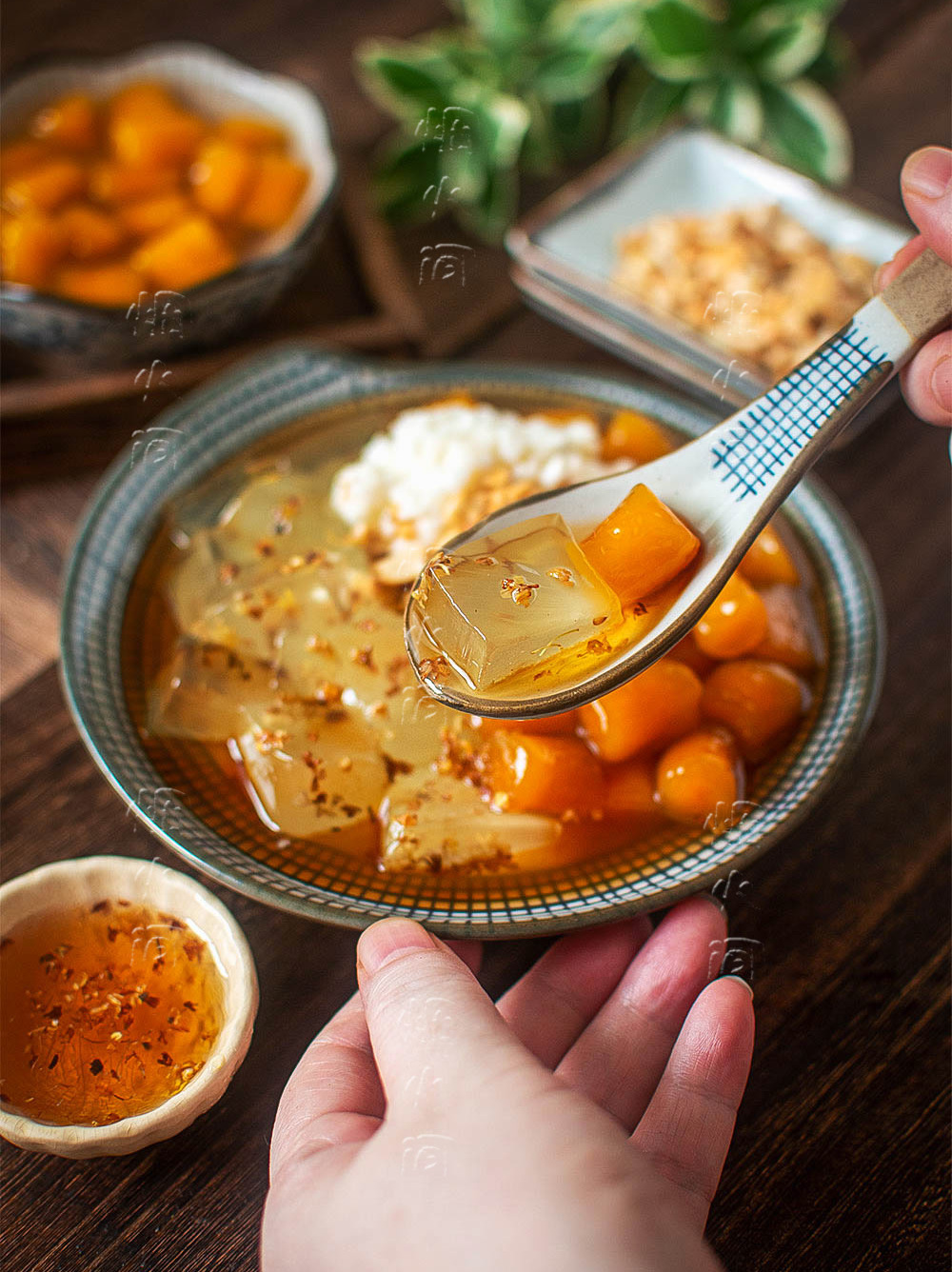 清凉甜品｜桂花蜜芋圆冰粉的做法