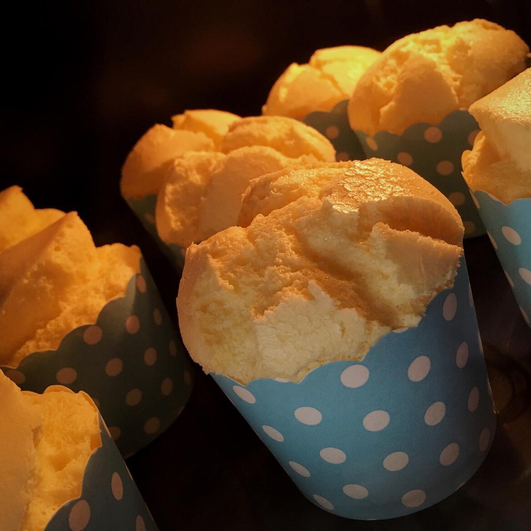 软绵绵戚风纸杯蛋糕