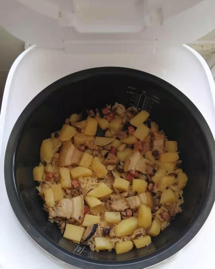 香菇土豆🥔焖饭