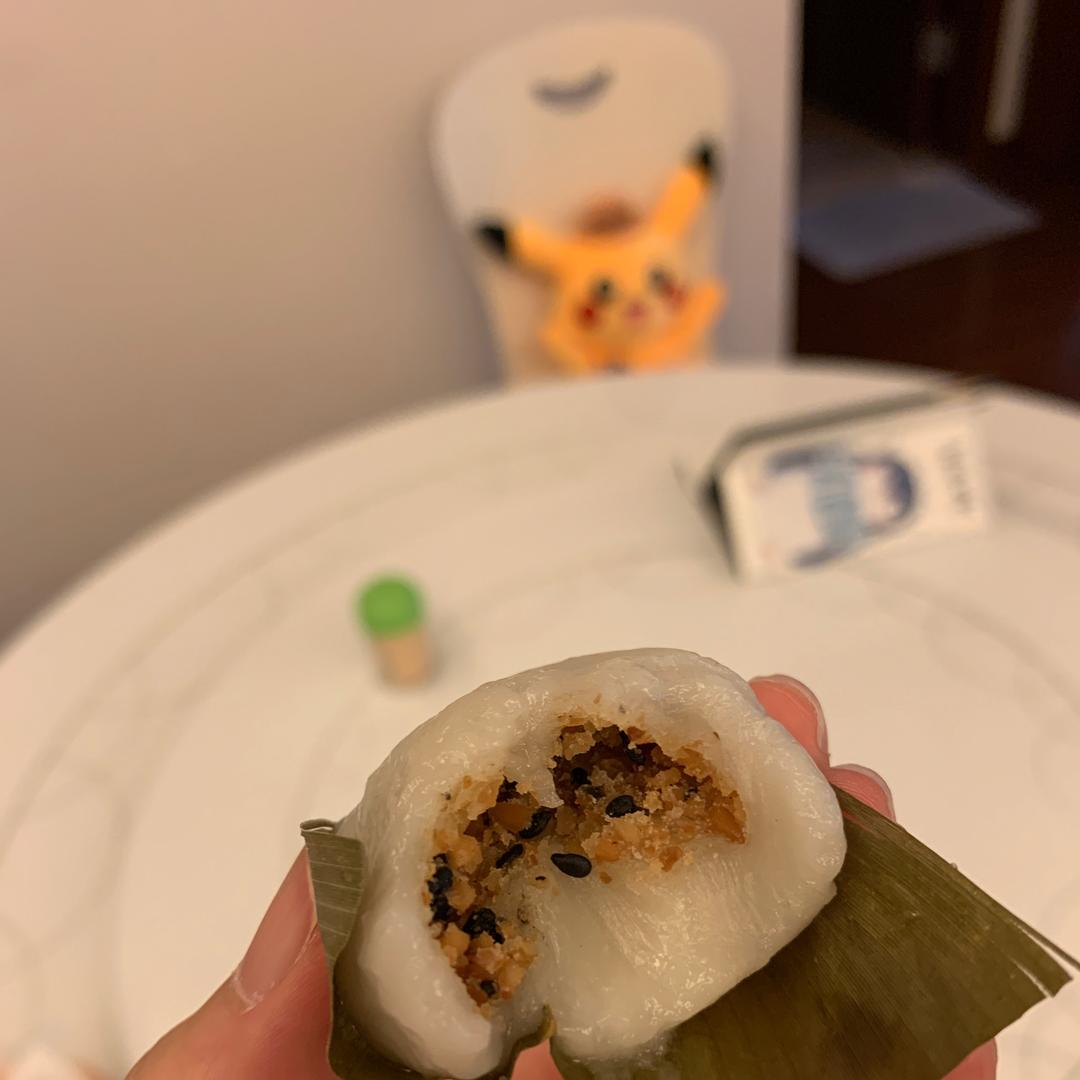 热量炸弹芝麻花生馅糯米粑粑