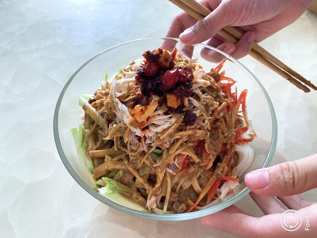 麻酱鸡丝凉面
