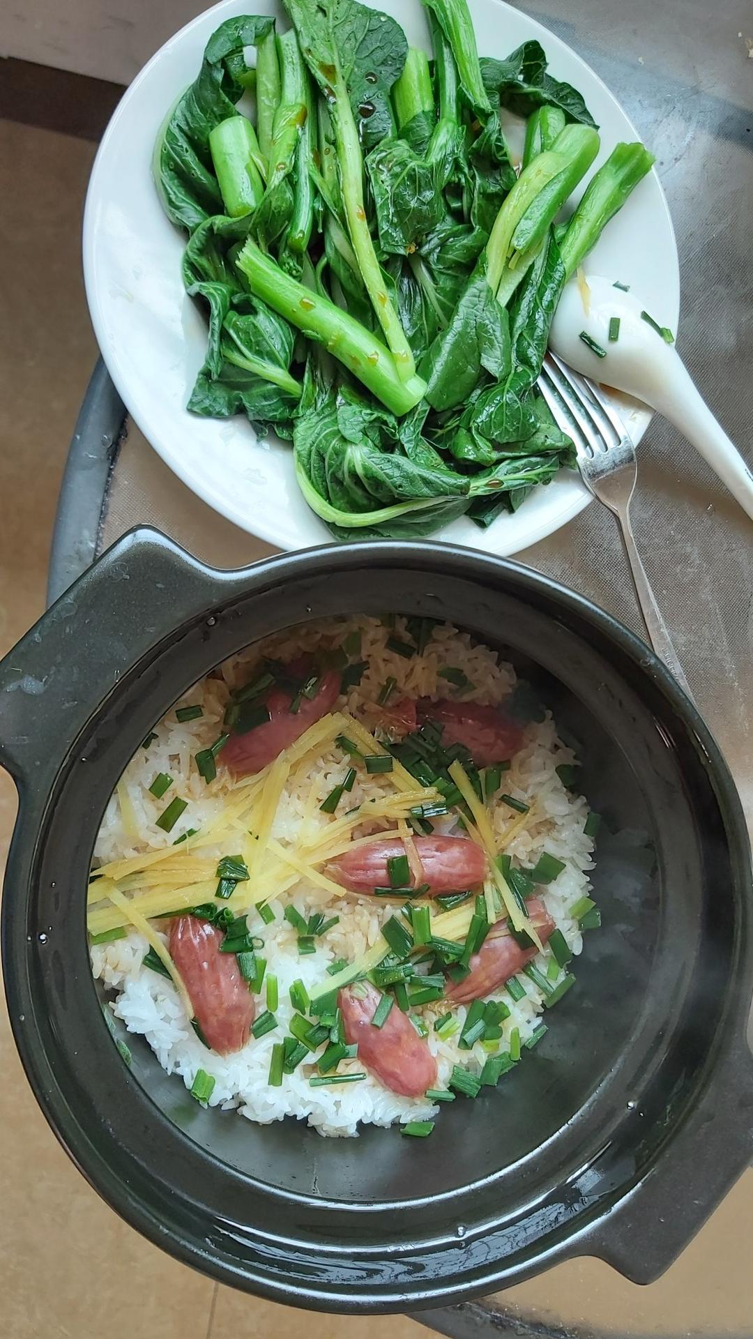 腊味煲仔饭，20分钟饭菜同出