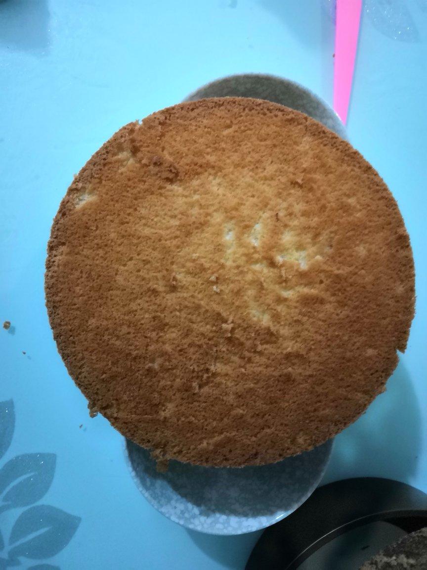 简单好做的8寸戚风蛋糕