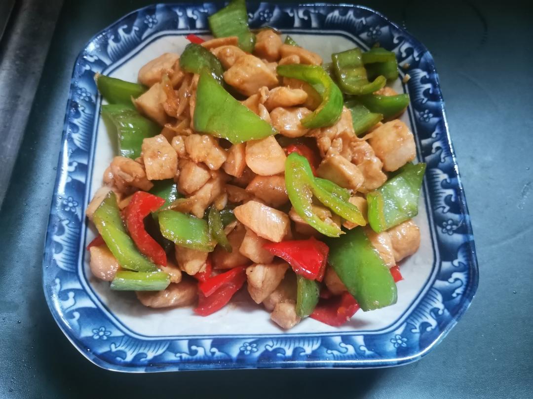 嫩嫩的鸡胸肉炒青椒
