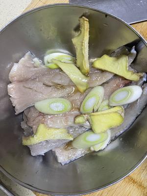 超级简单易学的煎鲅鱼的做法 步骤3