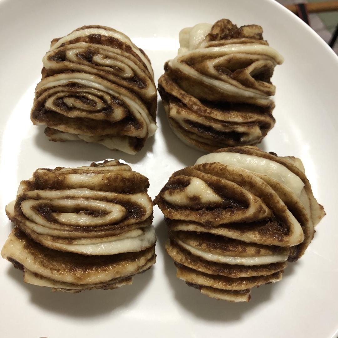 料特足的麻酱花卷，松软香甜可好吃啦！